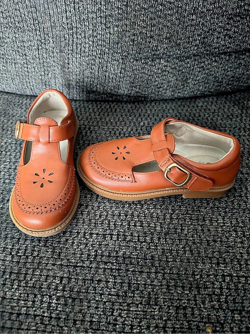Dream Pairs Girls Brown T-Strap Mary Jane Dress Shoes Size 10 Toddler